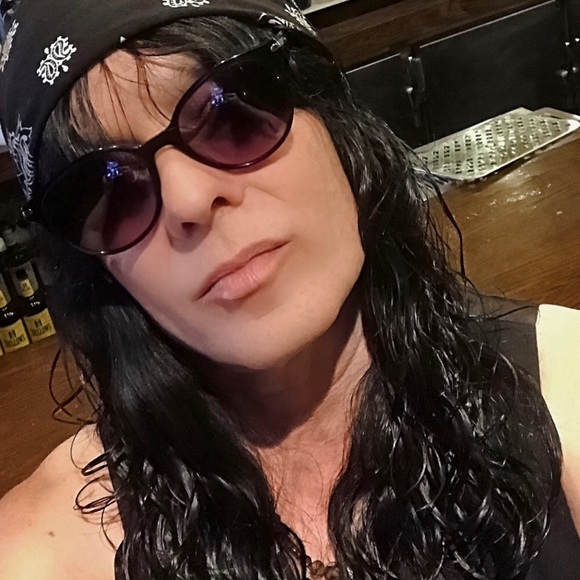 Meet your Posher, Posh - Picture 2 of 4